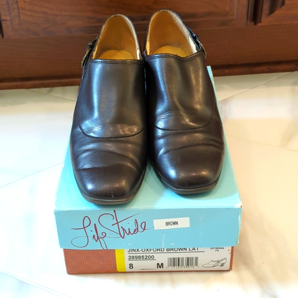 Life Stride Brown 8M